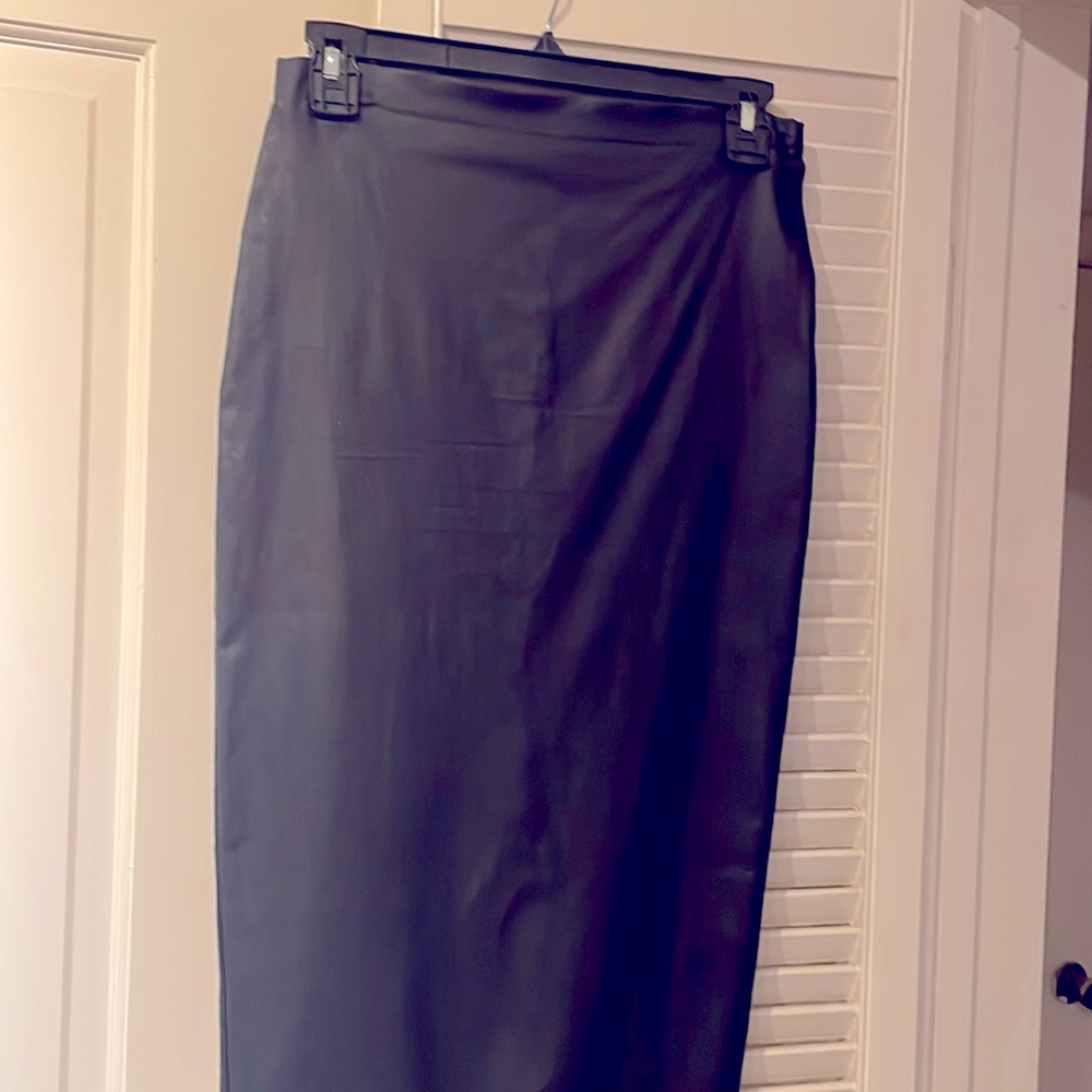 Fora pleather pencil skirt, size M.
